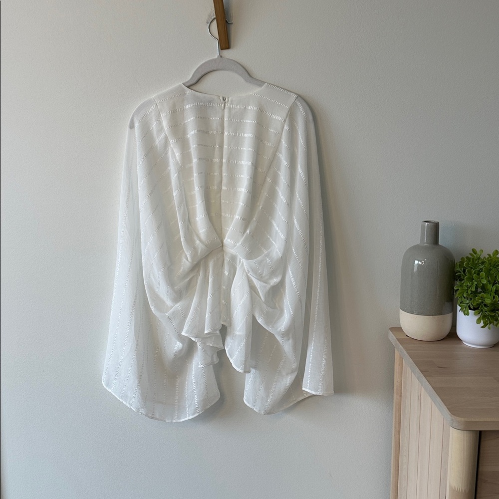 Lulu's White Bat Wing Blouse NWT - Picture 7 of 11